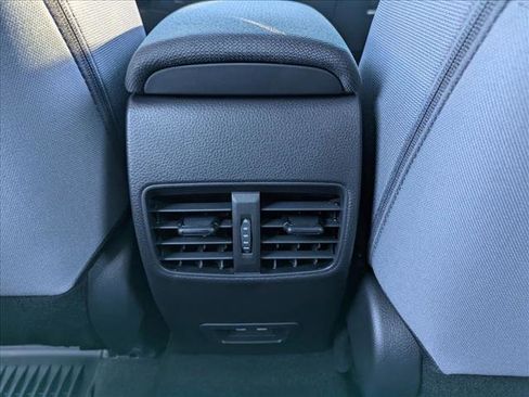 Used 2026 Toyota Corolla Cross SE image 17