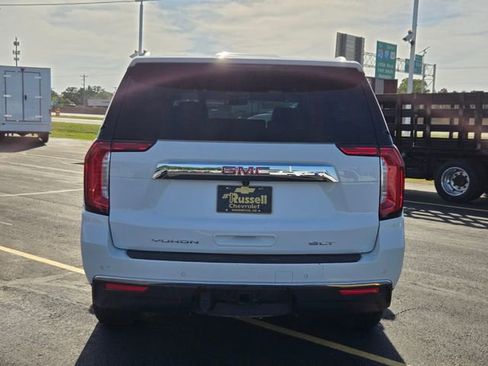 Used 2023 GMC Yukon XL SLT w/ SLT Luxury Package AWD/4WD image 4