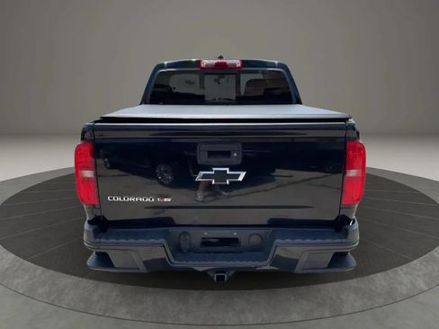 Used 2017 Chevrolet Colorado Z71 w/ Z71 Midnight Edition AWD/4WD image 8