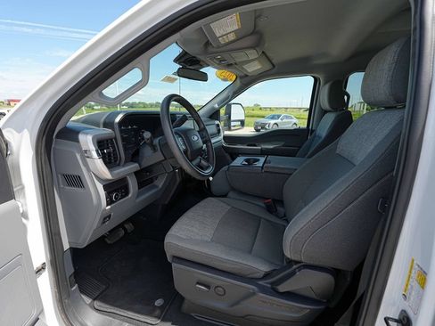 Used 2025 Ford F250 XLT AWD/4WD image 16