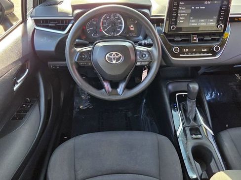 Used 2020 Toyota Corolla LE image 11