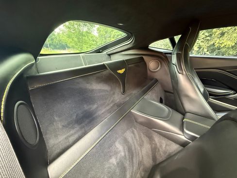 Used 2019 Aston Martin V8 Vantage Coupe RWD image 15