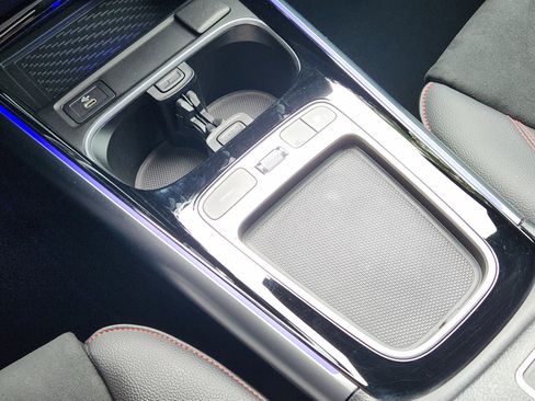 Used 2025 Mercedes-Benz GLA 250 image 13