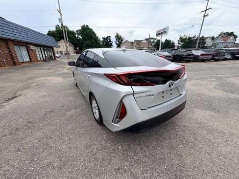 Used 2020 Toyota Prius Prime XLE FWD image 30