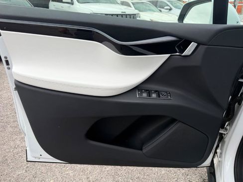 Used 2020 Tesla Model X Long Range image 15