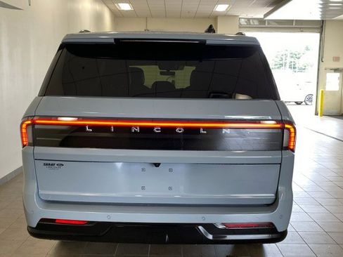 New 2025 Lincoln Navigator L Reserve w/ Jet Appearance Package image 7