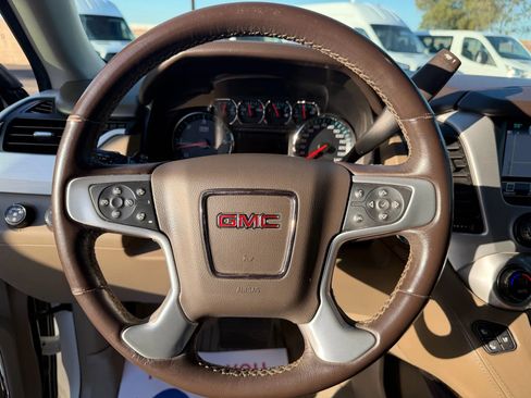 Used 2019 GMC Yukon XL SLT w/ Open Road Package image 24