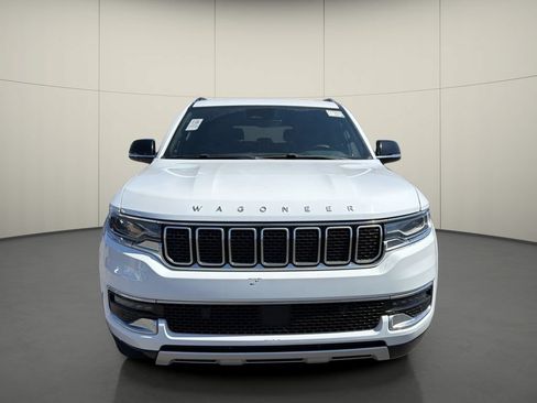 Used 2024 Jeep Wagoneer L Series II RWD image 2