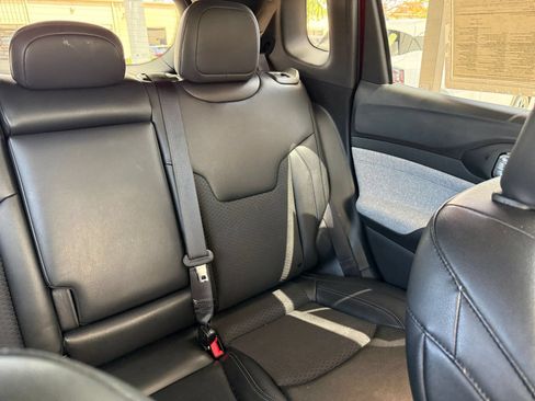 Used 2025 Jeep Compass Latitude AWD/4WD image 37