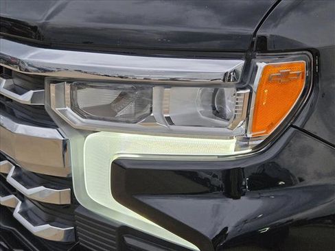Used 2023 Chevrolet Silverado 1500 LTZ RWD image 9