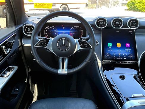 Used 2025 Mercedes-Benz GLC 300 image 6