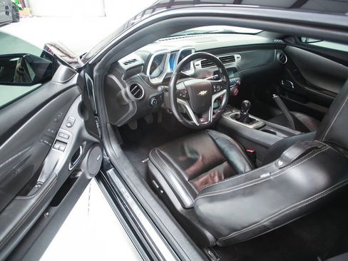 Used 2012 Chevrolet Camaro SS RWD image 14