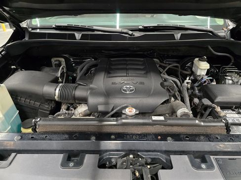Used 2018 Toyota Tundra SR5 w/ SR5 Upgrade Package image 13