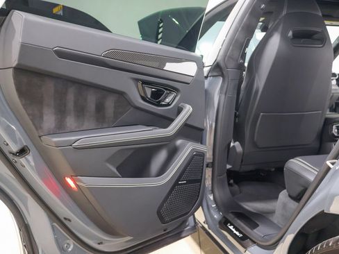 Used 2023 Lamborghini Urus S AWD/4WD image 53