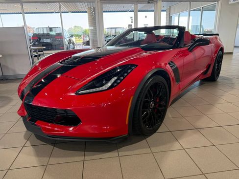 Used 2015 Chevrolet Corvette Z06 w/ 3LZ Preferred Equipment Group RWD image 2