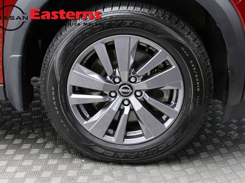 Used 2023 Nissan Pathfinder SV AWD/4WD image 30