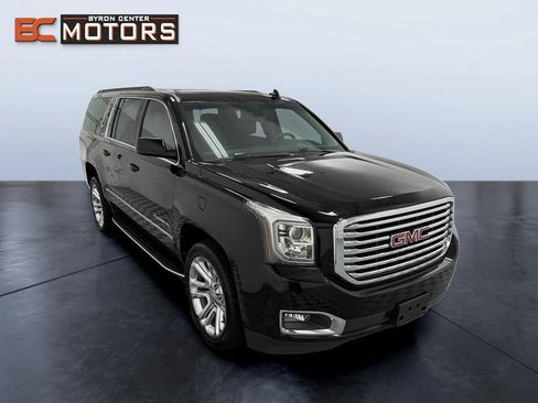 Used 2020 GMC Yukon XL SLT w/ Premium Edition AWD/4WD image 7