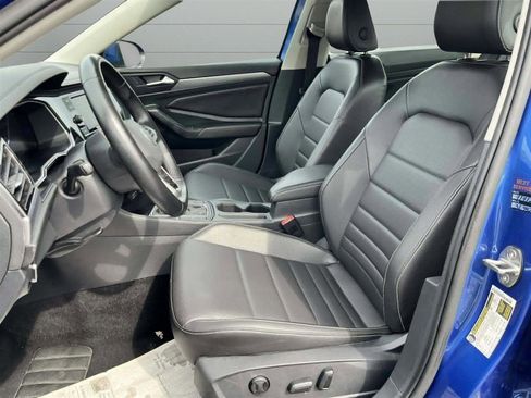 Used 2024 Volkswagen Jetta SE FWD image 15
