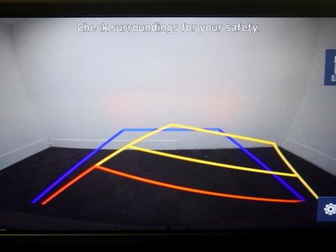 Used 2023 Hyundai Elantra SEL image 16