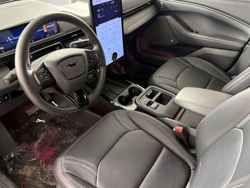 Used 2025 Ford Mustang Mach-E Premium RWD image 9