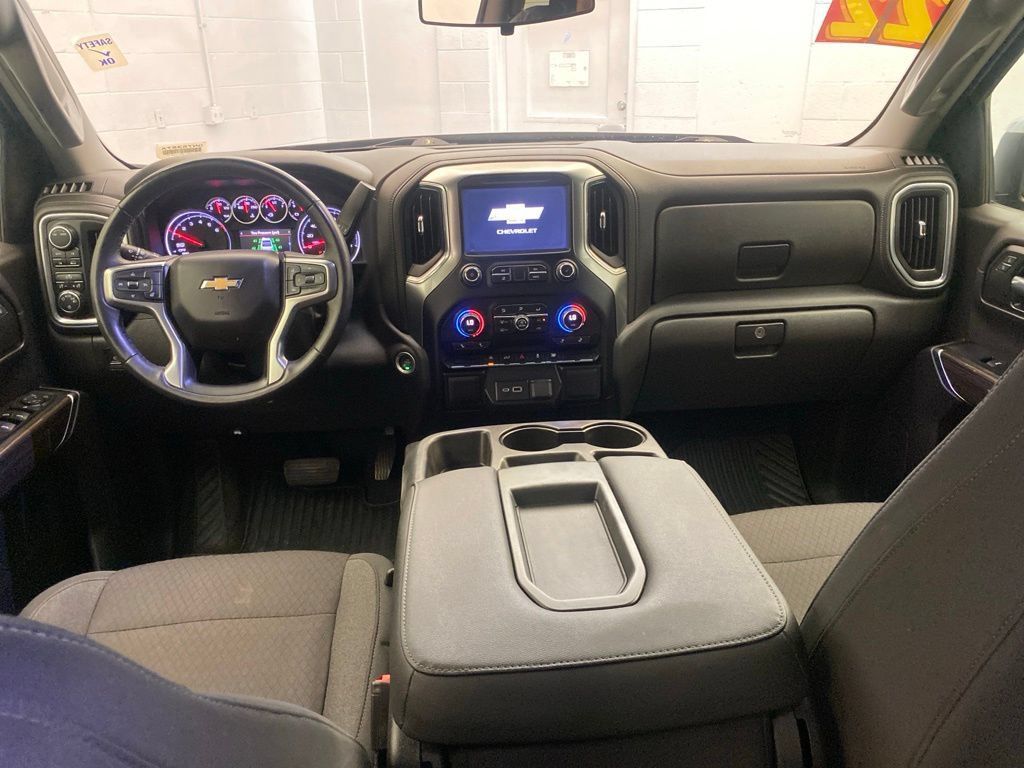 Used 2022 Chevrolet Silverado 1500 LT AWD/4WD image 11