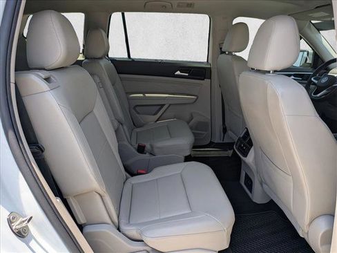 Used 2021 Volkswagen Atlas SE w/ Panoramic Sunroof Package FWD image 20