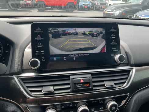 Used 2020 Honda Accord Sport image 14