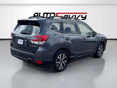Used 2023 Subaru Forester Limited AWD/4WD image 7