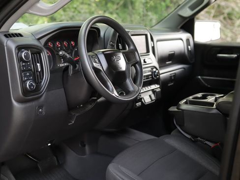 Used 2023 Chevrolet Silverado 1500 Custom Trail Boss w/ Midnight Edition AWD/4WD image 9