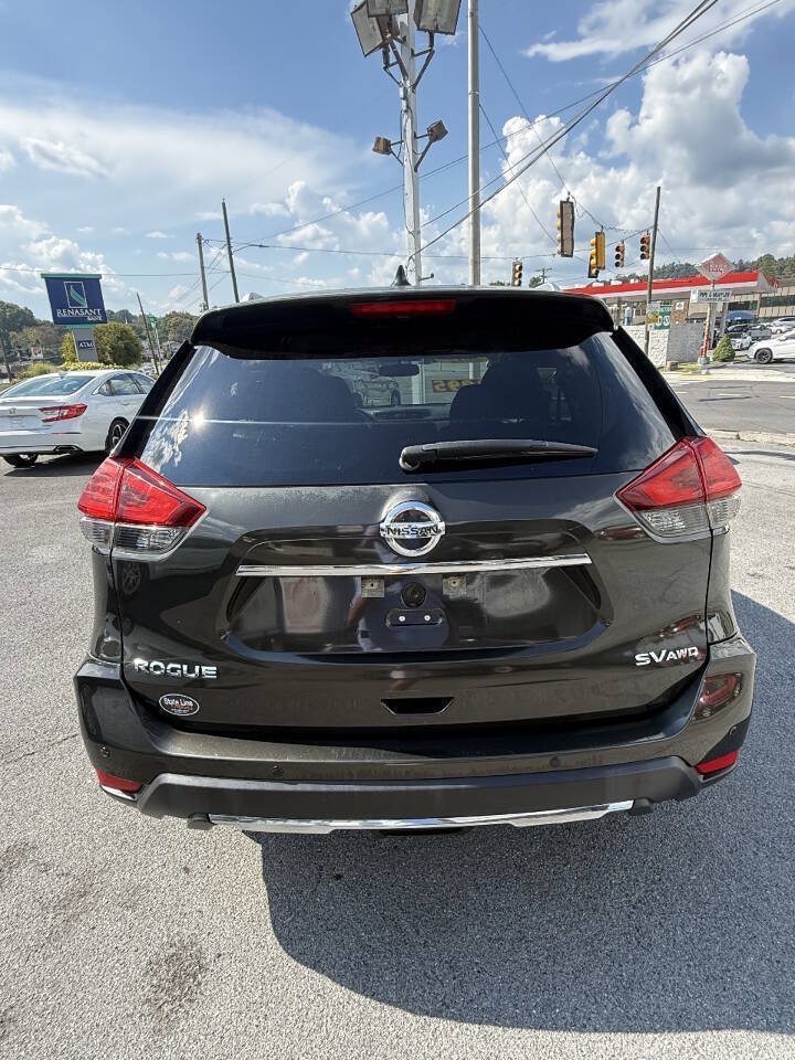 Used 2017 Nissan Rogue SV w/ SV Premium Package AWD/4WD image 3