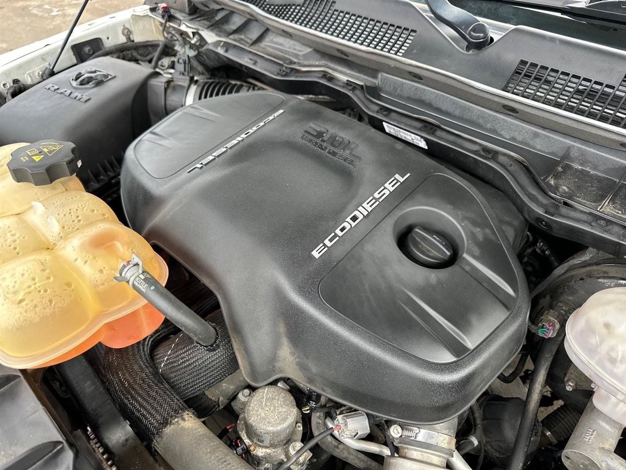Used 2018 RAM 1500 Outdoorsman AWD/4WD image 17