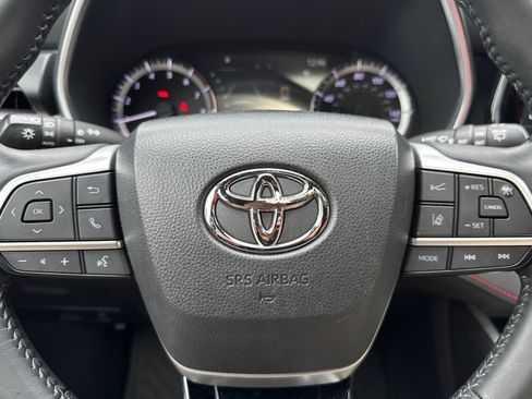 Certified 2023 Toyota Highlander XSE image 25