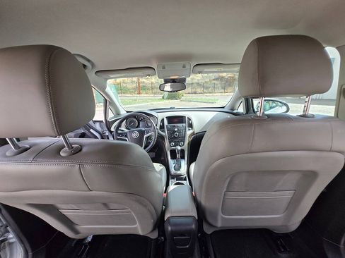 Used 2013 Buick Verano FWD image 31