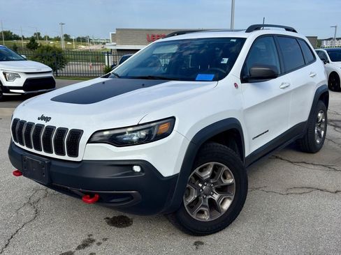 Used 2019 Jeep Cherokee Trailhawk AWD/4WD image 1