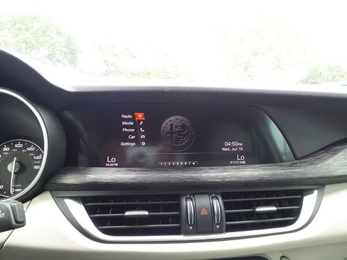 Used 2019 Alfa Romeo Stelvio RWD image 37