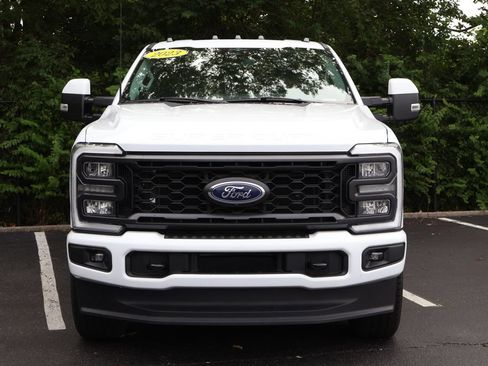 Used 2023 Ford F250 Lariat w/ Sport Appearance Package AWD/4WD image 2