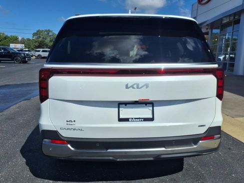 New 2026 Kia Carnival SX FWD image 6