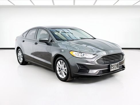 Used 2020 Ford Fusion SE FWD image 3