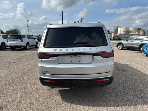 Used 2024 Jeep Wagoneer 2WD w/ Convenience Group I image 7
