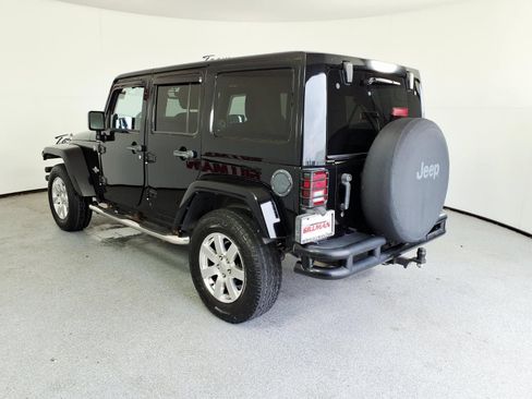 Used 2013 Jeep Wrangler Unlimited Sahara w/ Connectivity Group AWD/4WD image 7