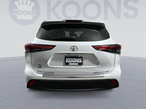 Used 2023 Toyota Highlander Limited image 5