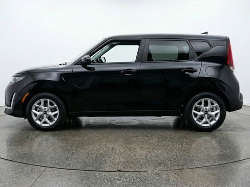 Used 2025 Kia Soul LX w/ LX Technology Package FWD image 5