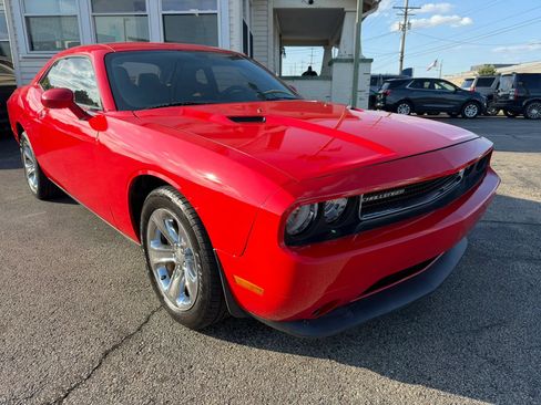 Used 2014 Dodge Challenger SXT w/ Sport Appearance Package RWD image 5