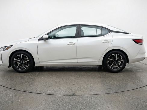 Used 2025 Nissan Sentra SV image 5