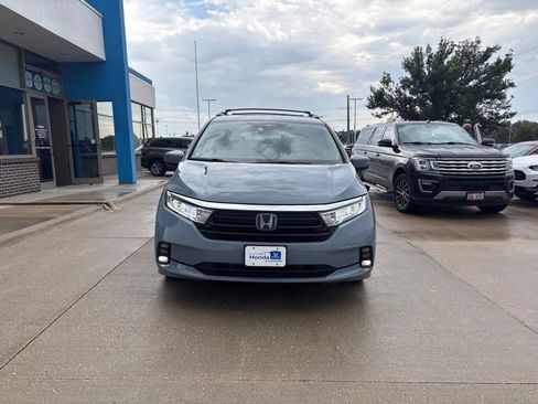 Used 2023 Honda Odyssey Touring image 2