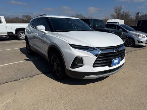 Used 2019 Chevrolet Blazer LT image 2