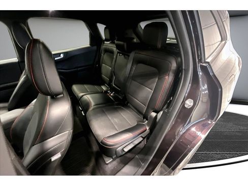 Used 2023 Ford Escape ST-Line Select AWD/4WD image 33