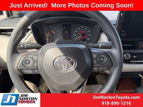 Used 2025 Toyota Corolla Cross L image 11