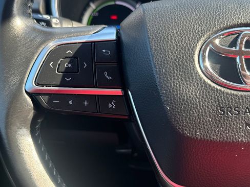 Used 2020 Toyota Highlander XLE AWD/4WD image 21