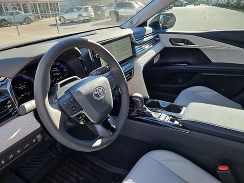 Used 2026 Toyota Camry XLE image 10